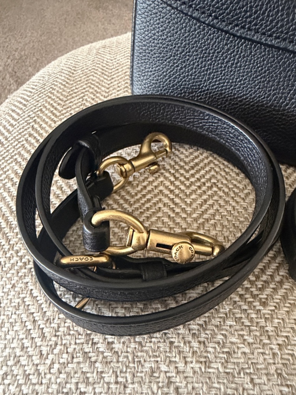 Coach Cassie Leather Crossbody Bag 19 - Picture 7 of 13